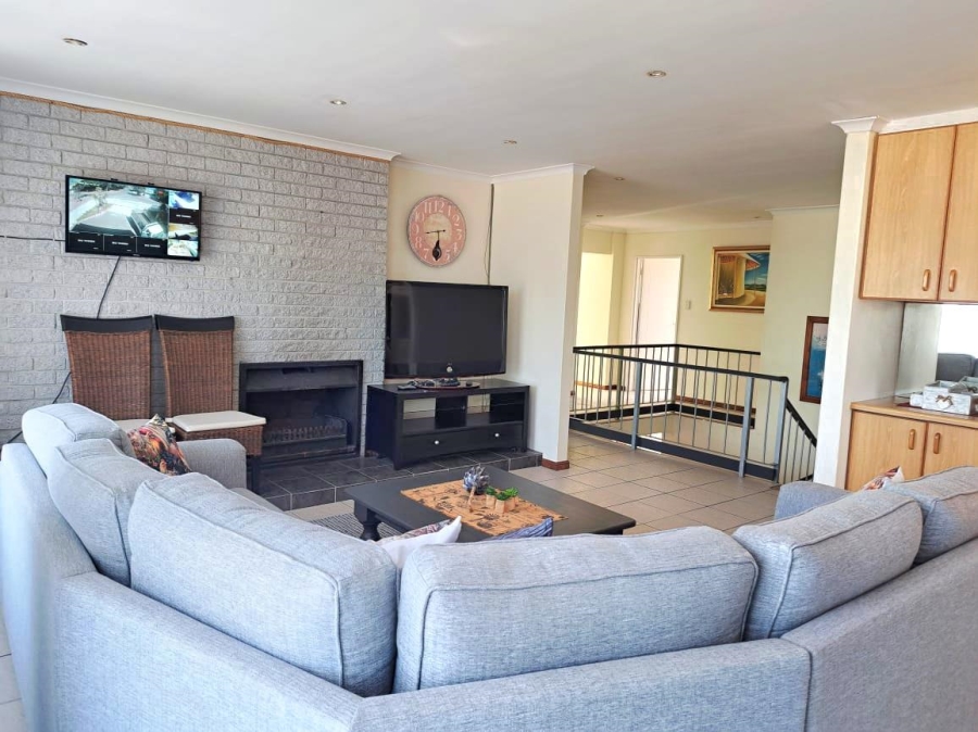 3 Bedroom Property for Sale in Kleinbaai Western Cape